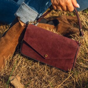 Odette in suede